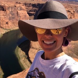 Meet your Posher, Jamie